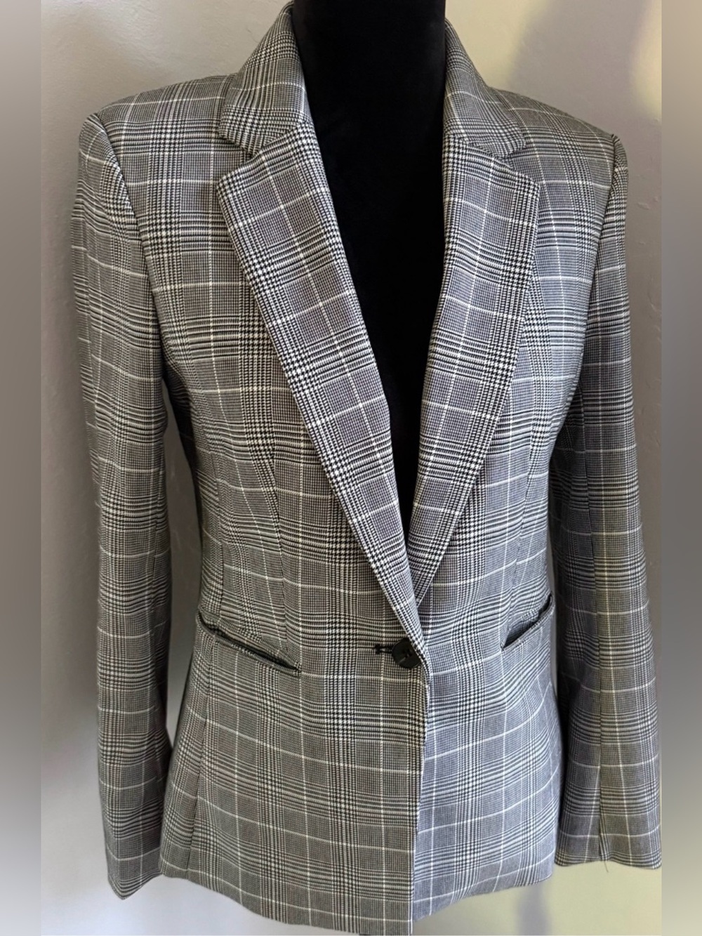 Women’s H&M Blazer (Size 6)